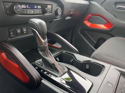 Used 2023 Nissan Frontier PRO-4X w/ Pro Convenience Package image 19