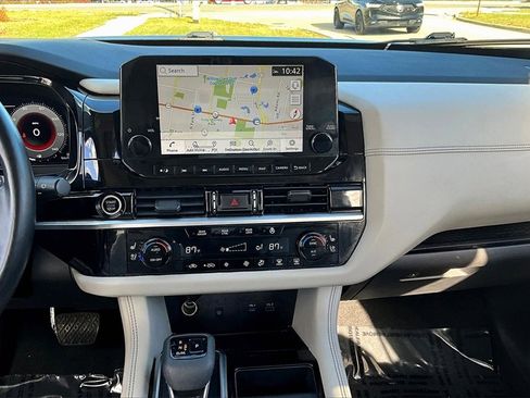 Used 2022 Nissan Pathfinder Platinum w/ Cargo Package image 21