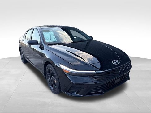 New 2026 Hyundai Elantra SEL Sport Premium FWD image 4