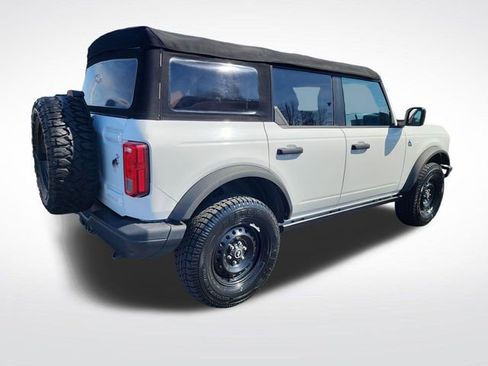 Used 2021 Ford Bronco Black Diamond image 5