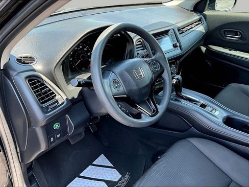 Used 2021 Honda HR-V LX image 17