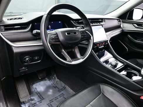 Used 2022 Jeep Grand Cherokee L Limited image 13