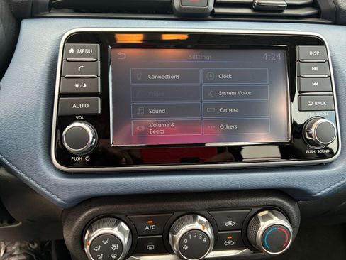 Used 2025 Nissan Versa SV FWD image 20