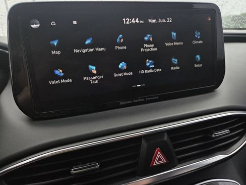 Used 2022 Hyundai Santa Fe SEL w/ Convenience + Premium Package FWD image 10