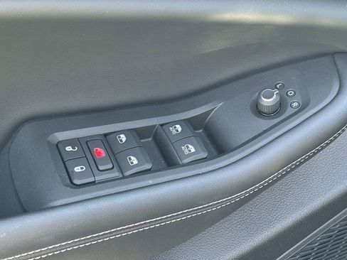 New 2025 Jeep Grand Cherokee L Altitude AWD/4WD image 23