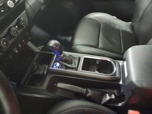 Used 2019 Toyota Tacoma TRD Sport image 29