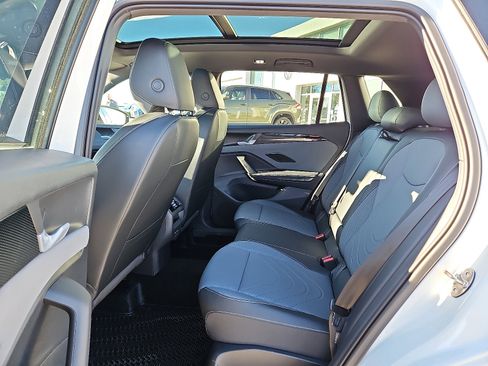 New 2026 Volkswagen Tiguan SE R-Line image 9