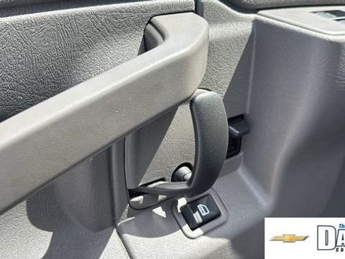 Used 2025 GMC Savana 3500 LT w/ LT Preferred Equipment Group RWD image 8