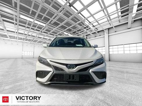 Used 2023 Toyota Camry SE image 9