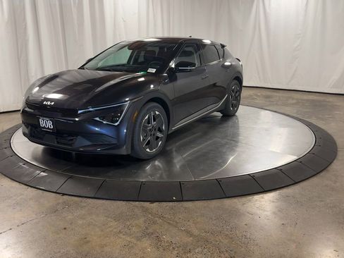 New 2025 Kia EV6 Light image 4
