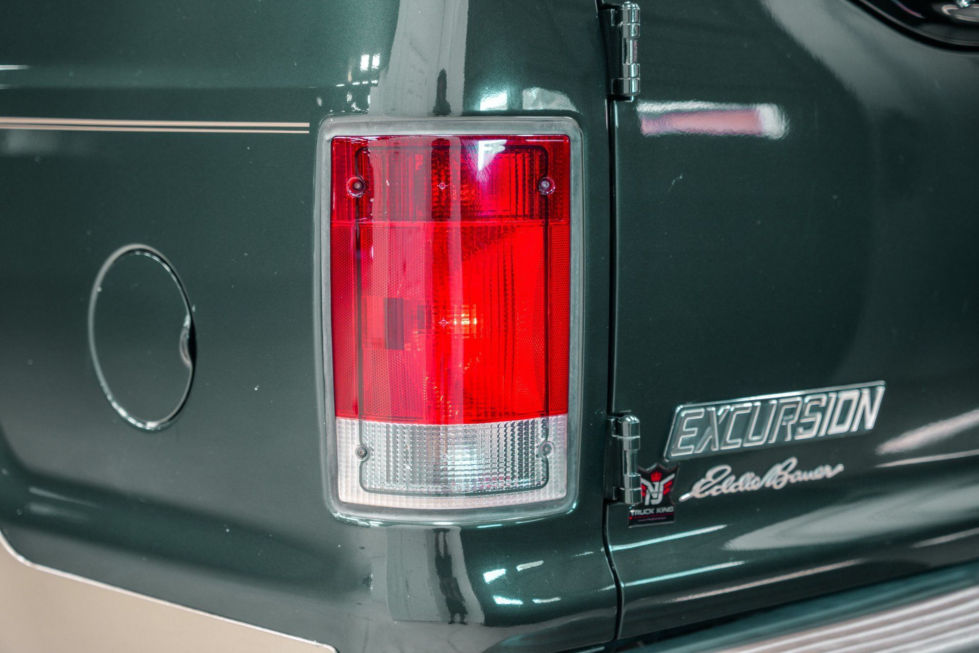 Used 2004 Ford Excursion Eddie Bauer AWD/4WD image 31