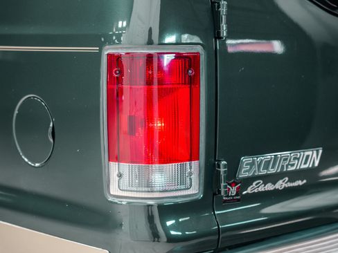 Used 2004 Ford Excursion Eddie Bauer AWD/4WD image 31