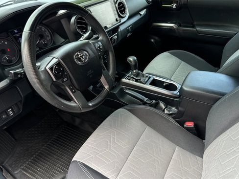 Used 2021 Toyota Tacoma TRD Sport image 10