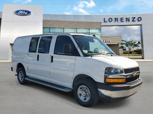 Used 2024 Chevrolet Express 2500 w/ Driver Convenience Package image 3