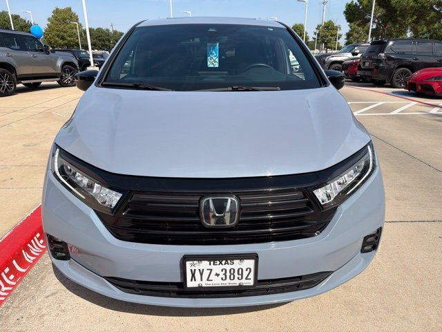 Used 2023 Honda Odyssey Sport image 2