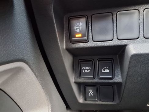 Used 2025 Nissan Frontier SV image 16