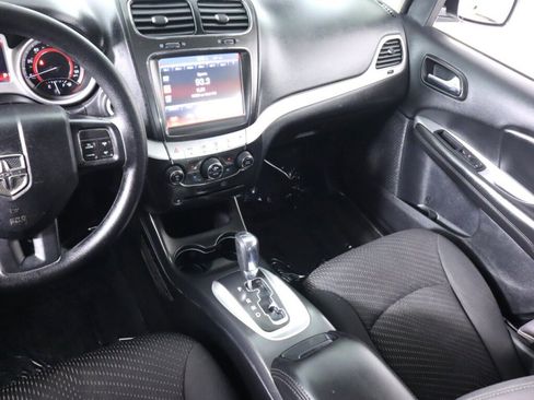 Used 2018 Dodge Journey SXT FWD image 25