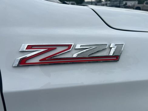 Used 2024 Chevrolet Tahoe Z71 w/ Luxury Package AWD/4WD image 5