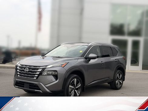 Used 2025 Nissan Rogue SL w/ SL Premium Package AWD/4WD image 2