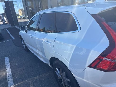 Used 2020 Volvo XC60 T5 Momentum AWD/4WD image 6