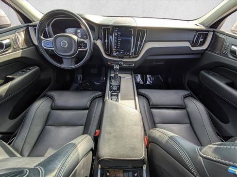 Used 2019 Volvo XC60 T5 Inscription image 24