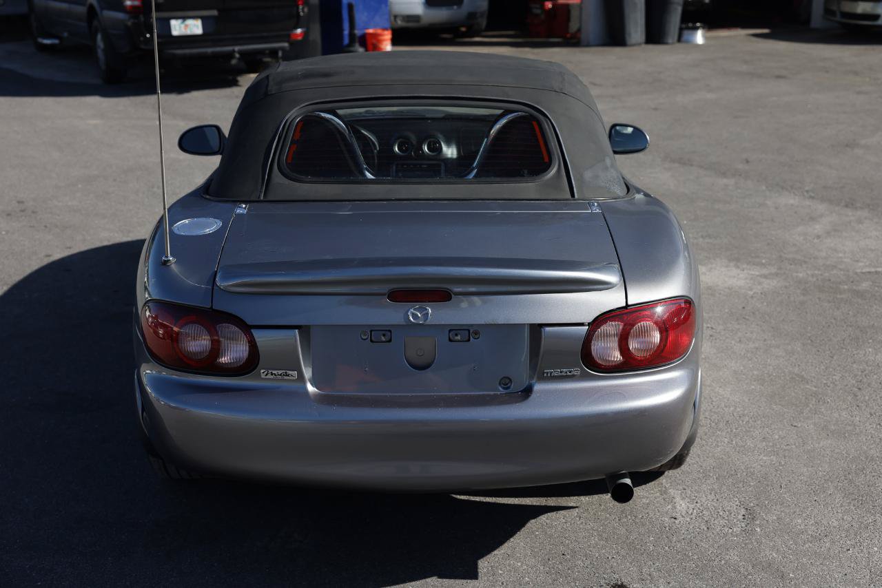 Used 2002 MAZDA MX-5 Miata SE RWD image 9