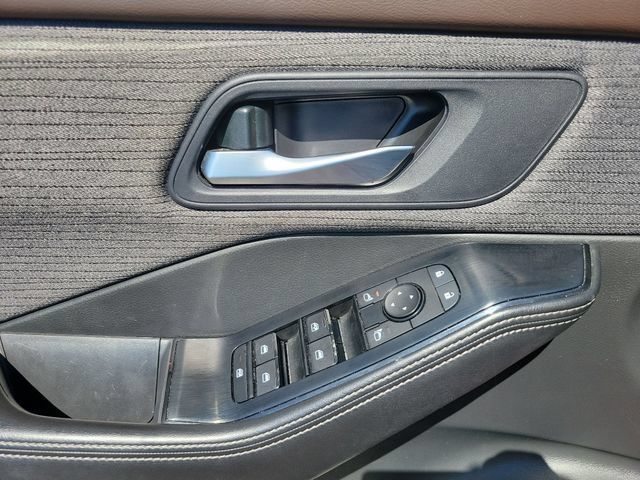 Used 2023 Nissan Rogue SV FWD image 15