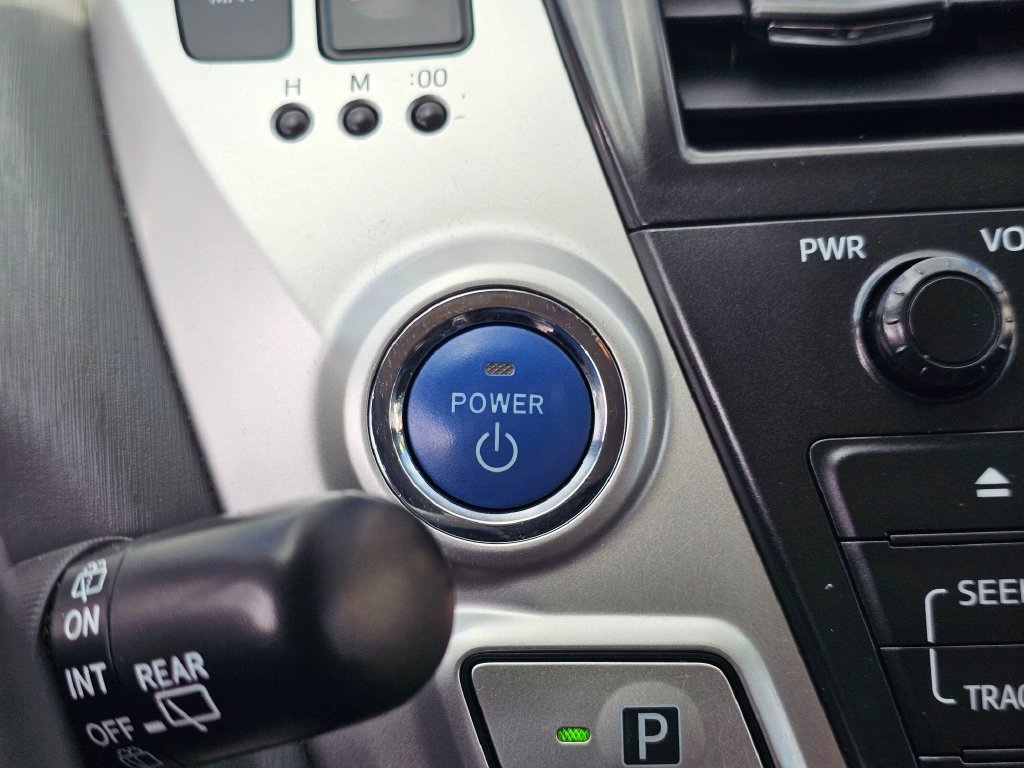 Used 2014 Toyota Prius V Three FWD image 27