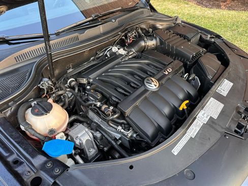 Used 2013 Volkswagen CC Executive image 47