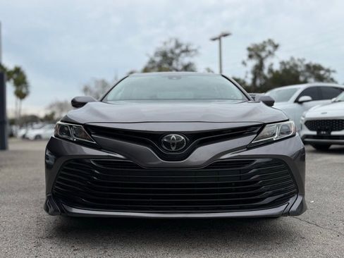 Used 2018 Toyota Camry LE image 10