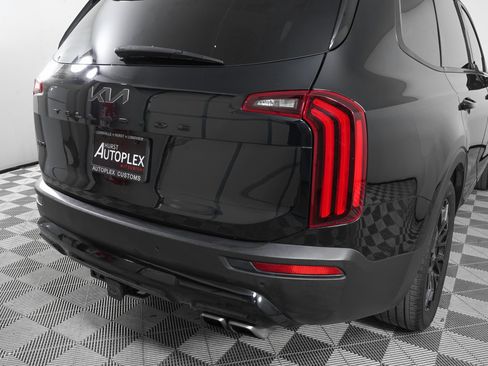 Used 2022 Kia Telluride SX w/ SX Prestige Package image 35