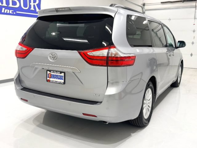 Used 2017 Toyota Sienna XLE w/ XLE Navigation Package FWD image 7