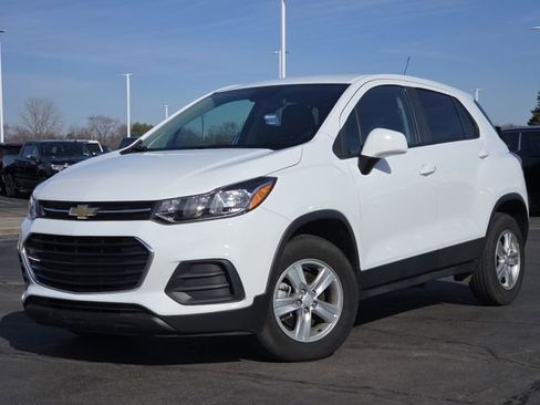 Used 2022 Chevrolet Trax LS w/ Tint and Cruise Package image 2