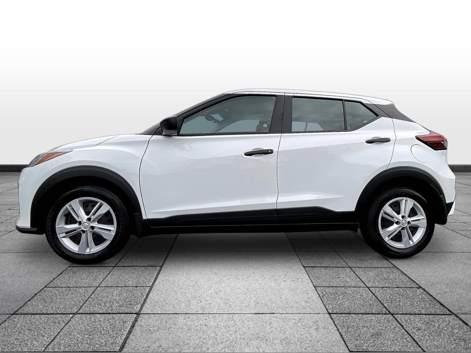Used 2025 Nissan Kicks Play S FWD image 8