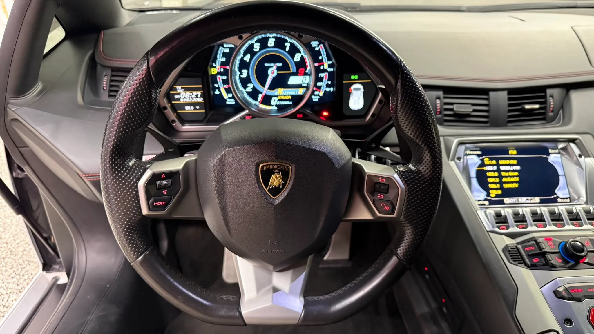 Used 2015 Lamborghini Aventador LP 700-4 AWD/4WD image 11
