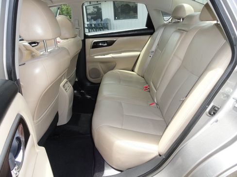 Used 2015 Nissan Altima 2.5 SL w/ Technology Package FWD image 10