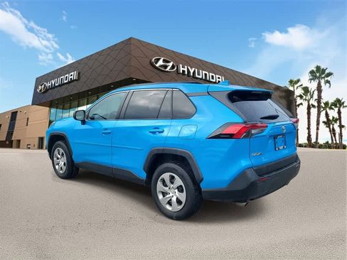 Used 2019 Toyota RAV4 LE image 2