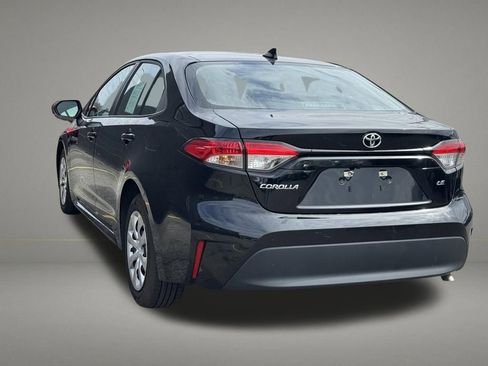 Used 2025 Toyota Corolla LE image 3