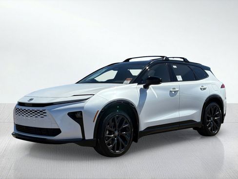 New 2026 Toyota Crown Signia image 2