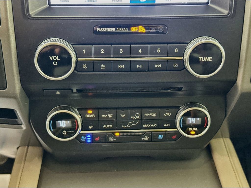 Used 2018 Ford Expedition Max XLT w/ Equipment Group 202A RWD image 20