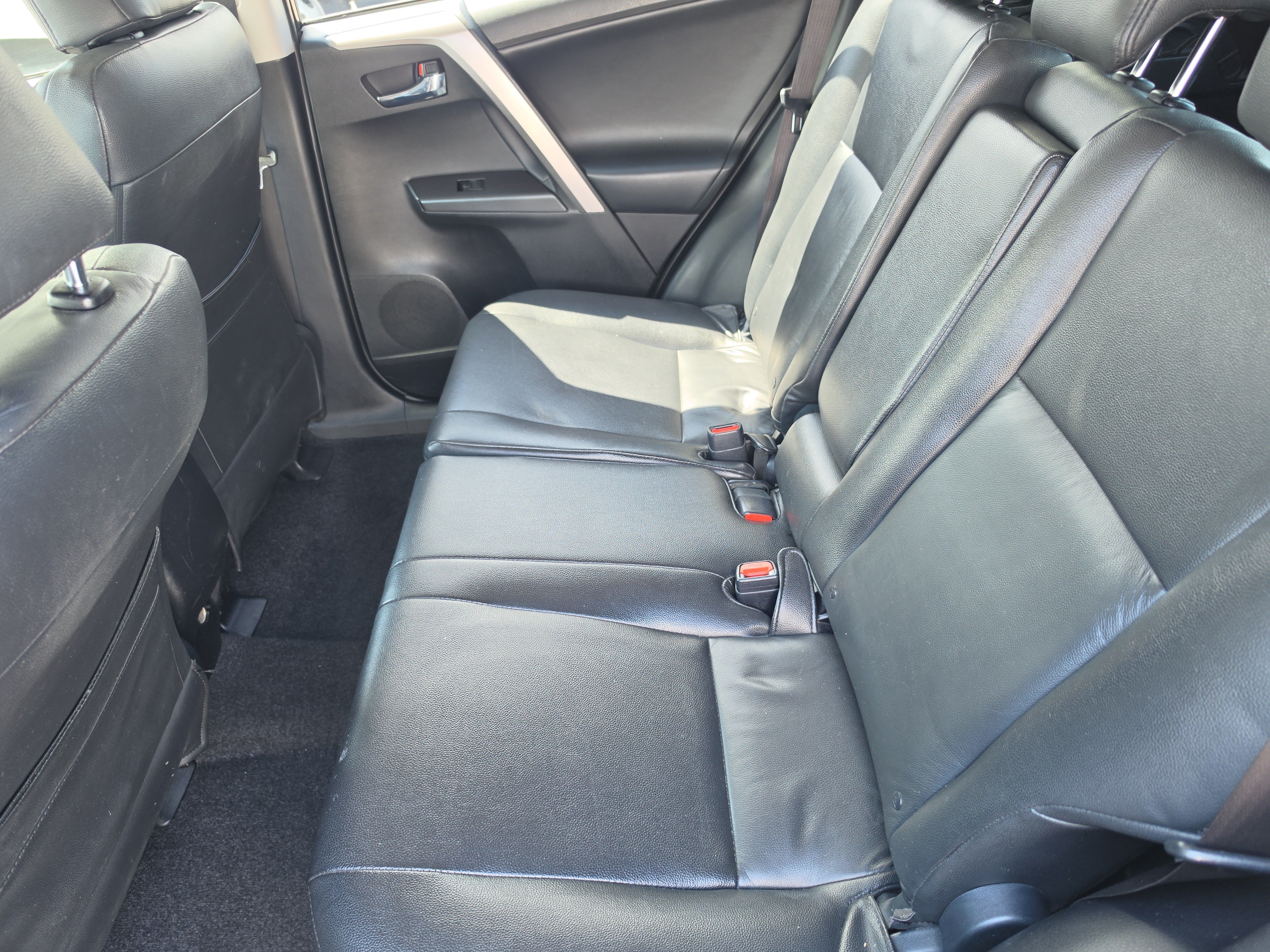 Used 2017 Toyota RAV4 XLE FWD image 9