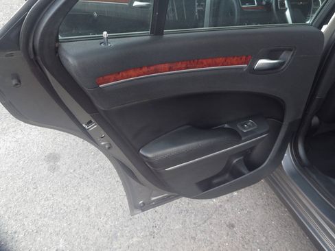 Used 2012 Chrysler 300 RWD image 20