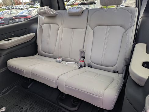 New 2025 Jeep Wagoneer Series III w/ Quick Order Package 25C Super image 27