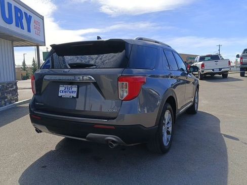 Used 2023 Ford Explorer Limited AWD/4WD image 10
