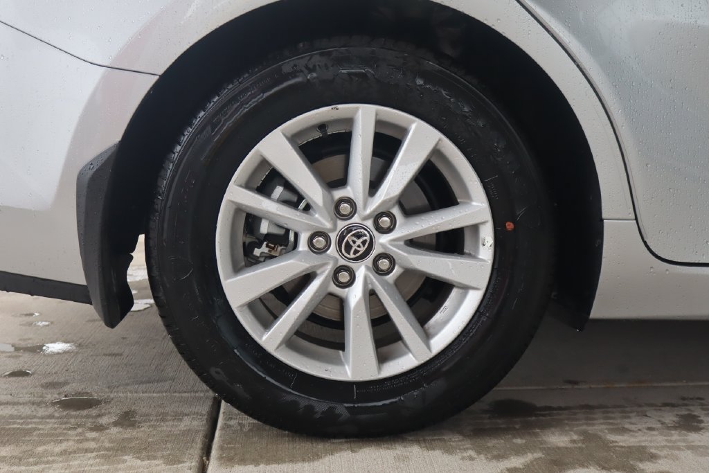 Used 2026 Toyota Camry LE FWD image 11