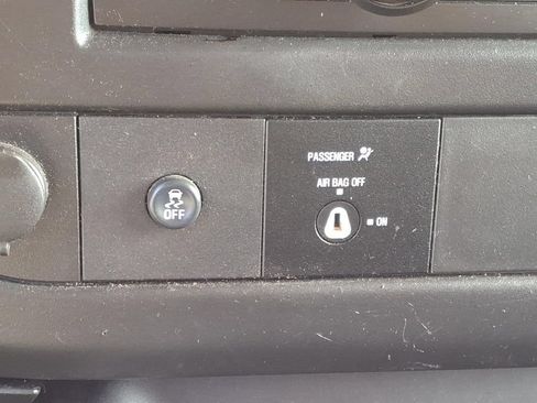 Used 2015 Chevrolet Express 2500 RWD image 25