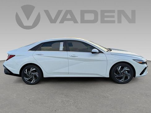 New 2026 Hyundai Elantra Limited FWD image 37