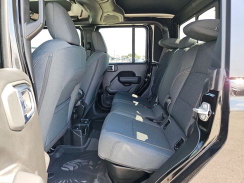 New 2025 Jeep Gladiator Willys image 13