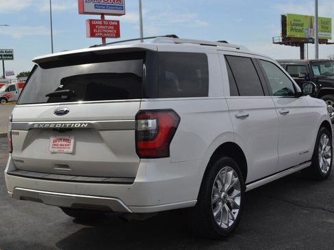 Used 2019 Ford Expedition Platinum image 12