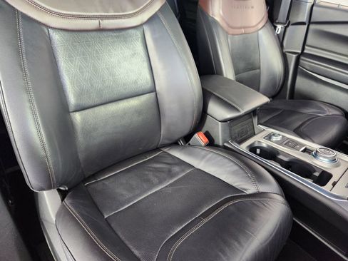 Used 2023 Ford Explorer Platinum w/ Technology Package AWD/4WD image 11